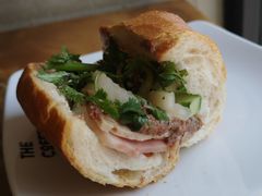 -Bánh Mì Huynh Hoa