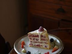 当季鲜草莓蛋糕-懒鱼时光馆(沙坪坝店)