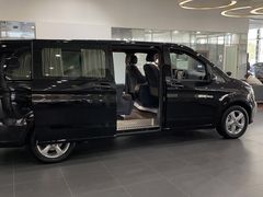 -杭州中升之星奔驰4S店(滨江店)