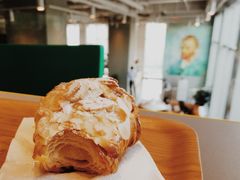 杏仁可颂-dotcom coffee古点咖啡(致真大厦店)
