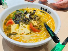 -蒙自源米线大王(东站店)