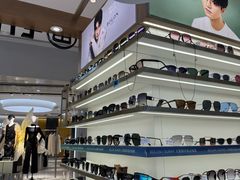 -爱视眸Eyeblling眼镜·依视路·蔡司镜片折扣店(百联南方商城购物中心)
