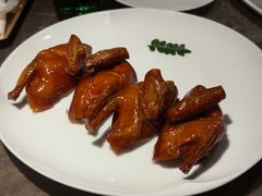 脆皮妙龄乳鸽-新荣记(BFC外滩金融中心店)