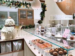 -VERIE BAKEHOUSE