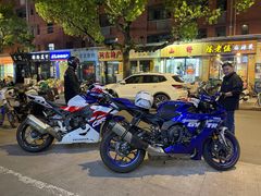 -鲁小三·大骨自助(金山总店)