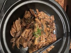 五花肉菜干煲-广东道至正餐厅(区庄店)