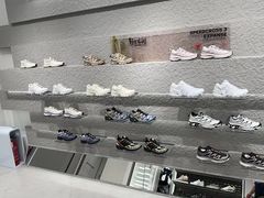-SALOMON萨洛蒙(青岛海信店)