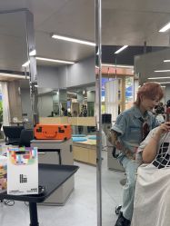 -十六番发型师事务所