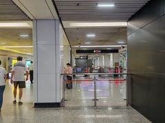 -常熟路(地铁站)