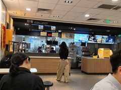 -麦当劳(上海虹桥站30B检票口楼上)