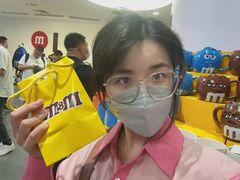 -m豆巧克力世界(上海世茂广场店)