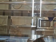 面包甜点陈列柜-百事佳烧鸭牛腩(上海虹桥站店)