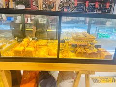 面包甜点陈列柜-熊叔熊婶面包房(团结湖店)