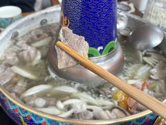 -毛辣果·贵州红酸汤牛肉火锅(西单店)