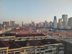 -上海虹桥君丽假日酒店(娄山关路地铁站店)