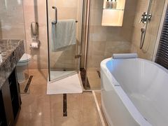 -青岛海尔洲际酒店