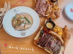 -Mark&Mars Restaurant