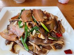 -石磨豆花家常菜·牦牛排土火锅