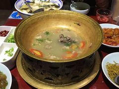 -窄巷子陕菜馆·地道陕西菜(粉巷店)