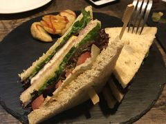 -HIGH FIVE哈福手工汉堡(桂林路店)