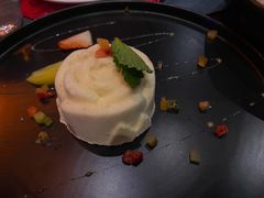 自制焦糖坚果冰糕-YUE·6·西式融合餐厅(外滩六号店)