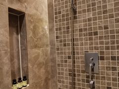 浴室-三亚湾海居铂尔曼度假酒店