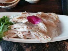 -老牌坊云南鱼豆花火锅(哈西万达店)