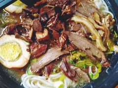 -花溪巷牛肉粉(泉城路店)