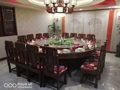 包厢-那家老院子东北菜·饺子·小鸡炖蘑菇(艳华街店)