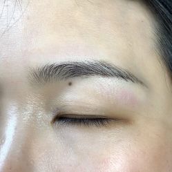 -一个差评成就的纹眉店
