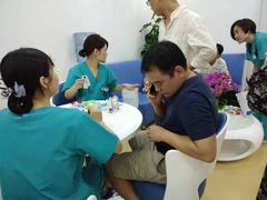 -上海大学附属上海和平眼科医院
