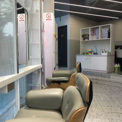 -PE SALON 