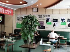 大堂-李先生牛肉面大王(营口大润发店)