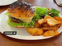 招牌牛肉汉堡-UPPER KITCHEN(延安路店)