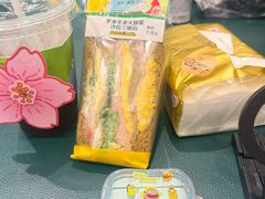 -全家便利店(杭州龙翔桥地铁站店)