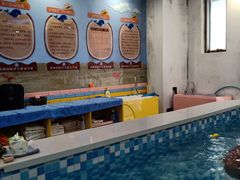 -蓝鲸国际少儿游泳训练中心(群力店)