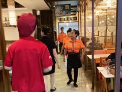 -阿瓦山寨·湘菜现炒·剁椒鱼头王(咸阳总店)