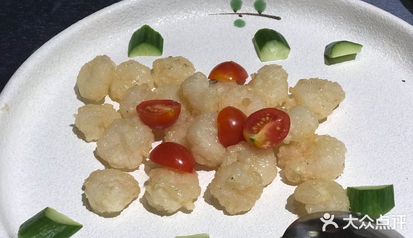 芒果汁鲜榨的，不甜刚好。「油渣芋艿烧面包蟹」汤很香