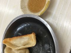 -黄阿姨锅贴大王(万航渡路店)