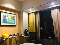 -上海虹桥西郊假日酒店