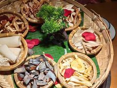 -菌彩云南野生菌火锅(万达广场店)