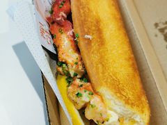 -Pinchy's Lobster & Champagne Bar