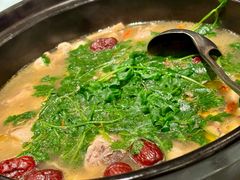 砂锅霸王鸡-申粤轩·手工点心·金牌烧味·经典粤菜(丁香花园店)