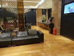 -武汉光谷广场杨家湾地铁站怡程酒店