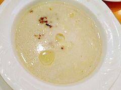 蘑菇奶油汤-红房子西菜馆(淮海中路店)