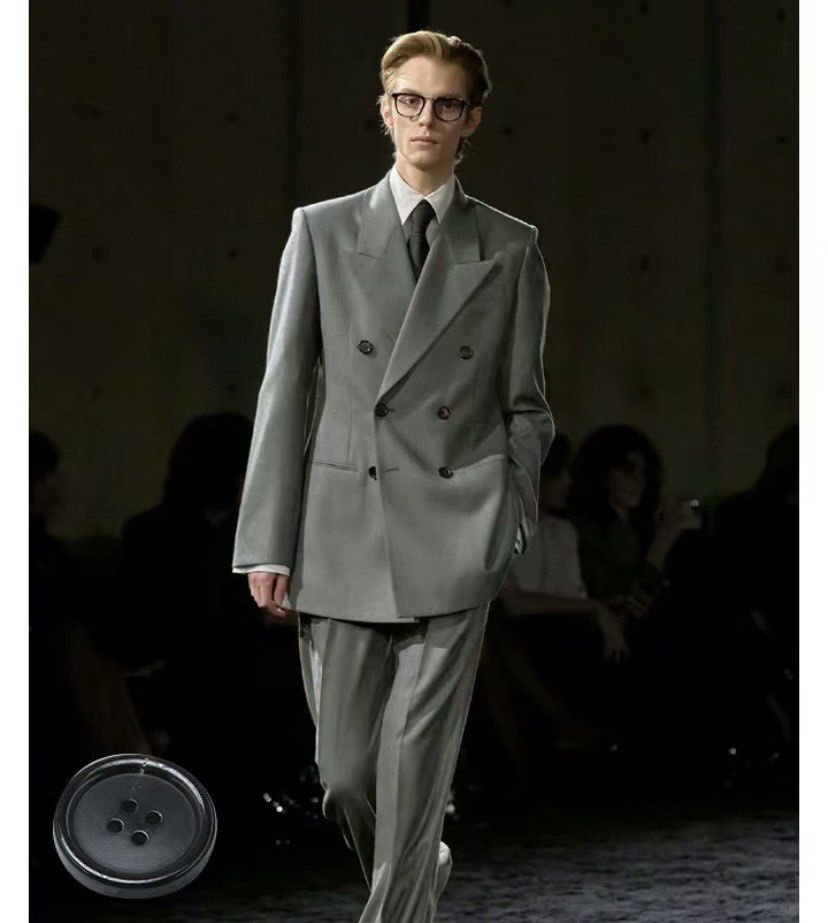 气场担当,圣罗兰廓形西装成今年大杀器