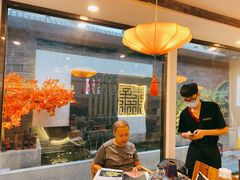 -毛辣果·贵州红酸汤牛肉火锅(西单店)