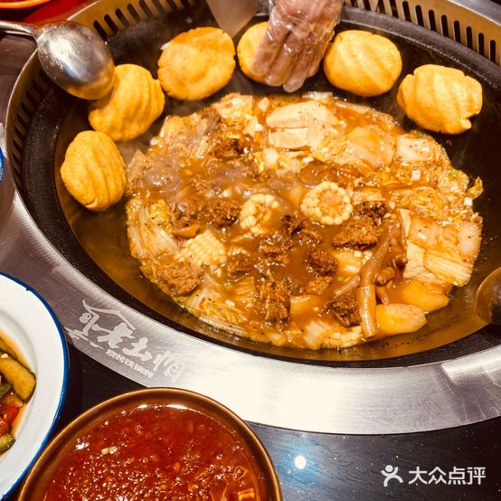老土帽烧烤铁锅炖