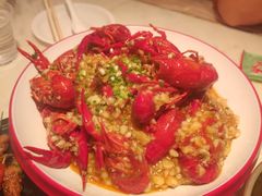 -老街烧烤大排档·地道湖北菜·龙虾馆(汉口火车站店)