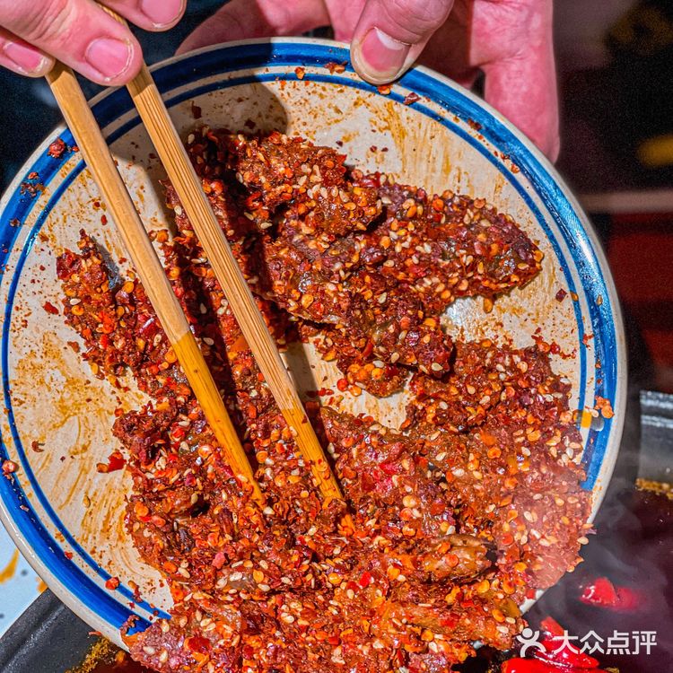 去复古民国风火锅看了一场灯会